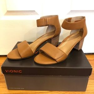 FIRM NIB Vionic Pep Solana heels